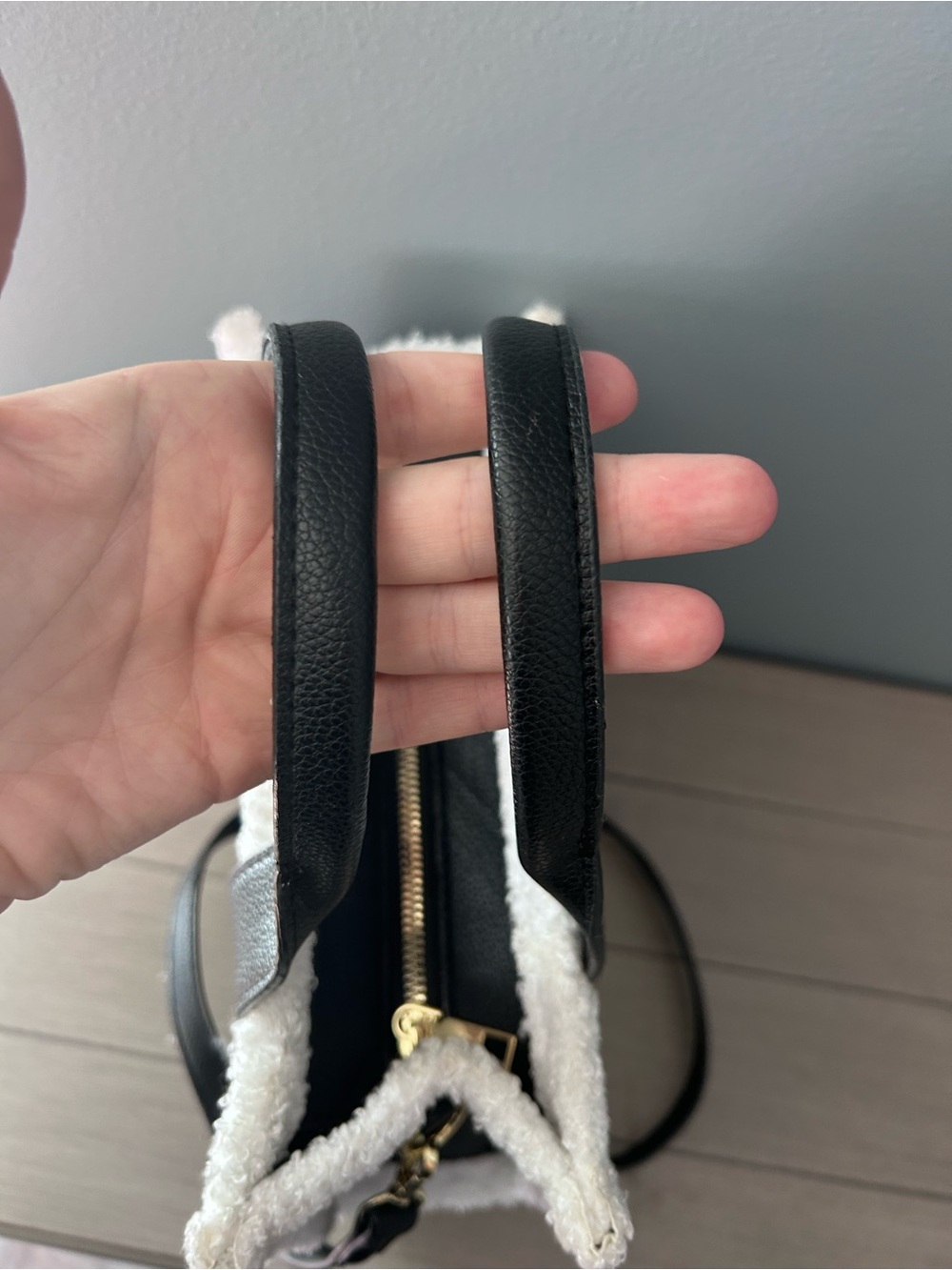 THE TOTE BAG Black and White Sherpa Trim Tote - Picture 5 of 12